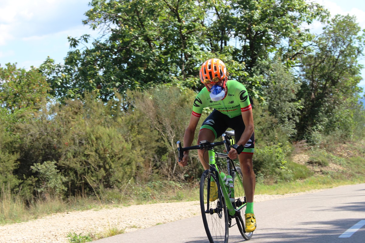 Waarom topsporters bewust minder hard trainen